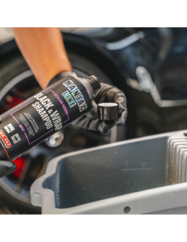 MAFRA Black & Wrap Shampoo - Maniac Line For Car Detailing MF87